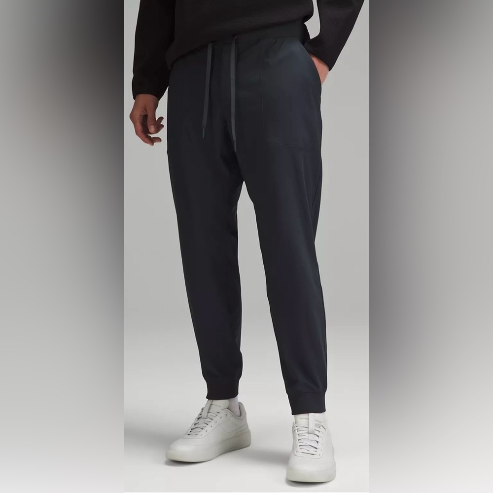 Lululemon men’s joggers size small